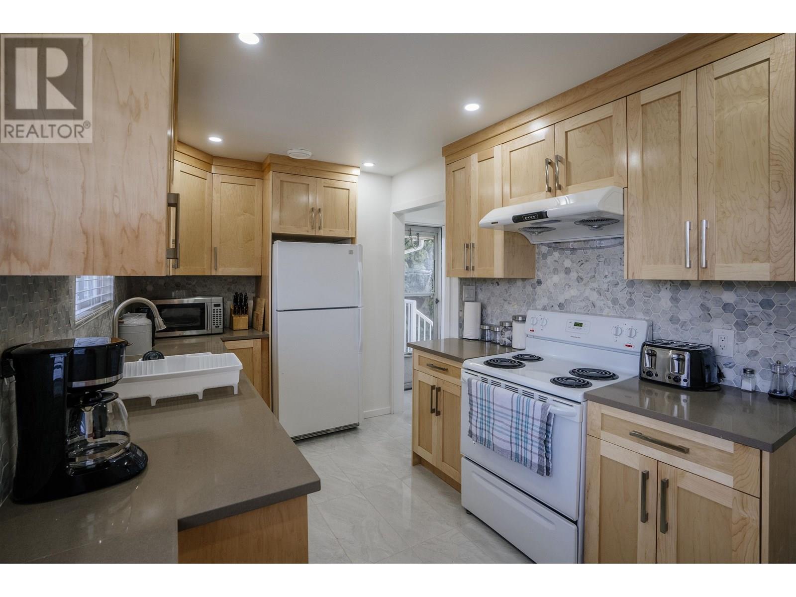 Property at 2813 ST JOHNS STREET image 3