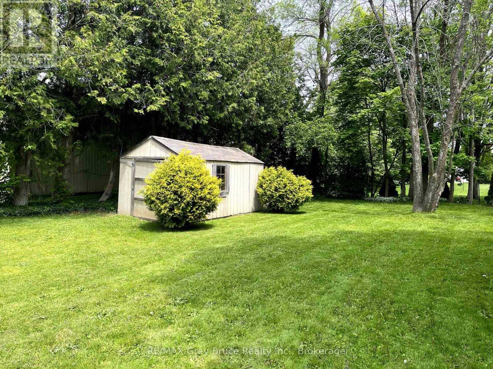523 Tyson Street, South Bruce Peninsula, Ontario  N0H 2T0 - Photo 11 - X12262256
