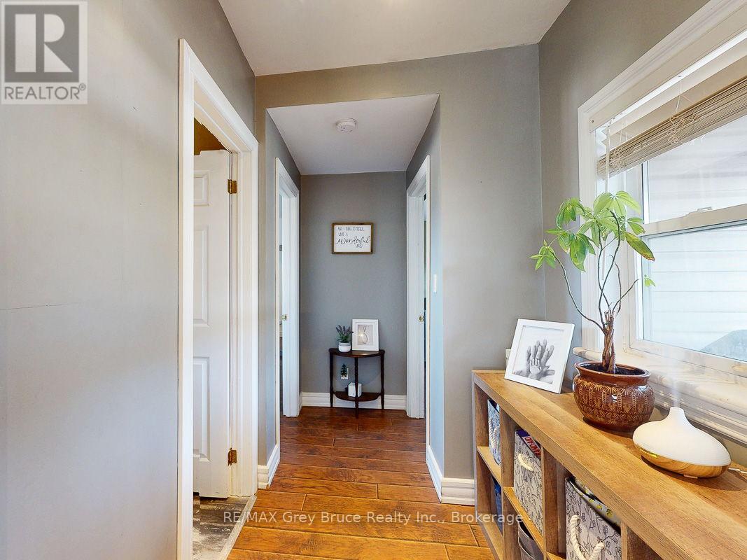 523 Tyson Street, South Bruce Peninsula, Ontario  N0H 2T0 - Photo 25 - X12262256