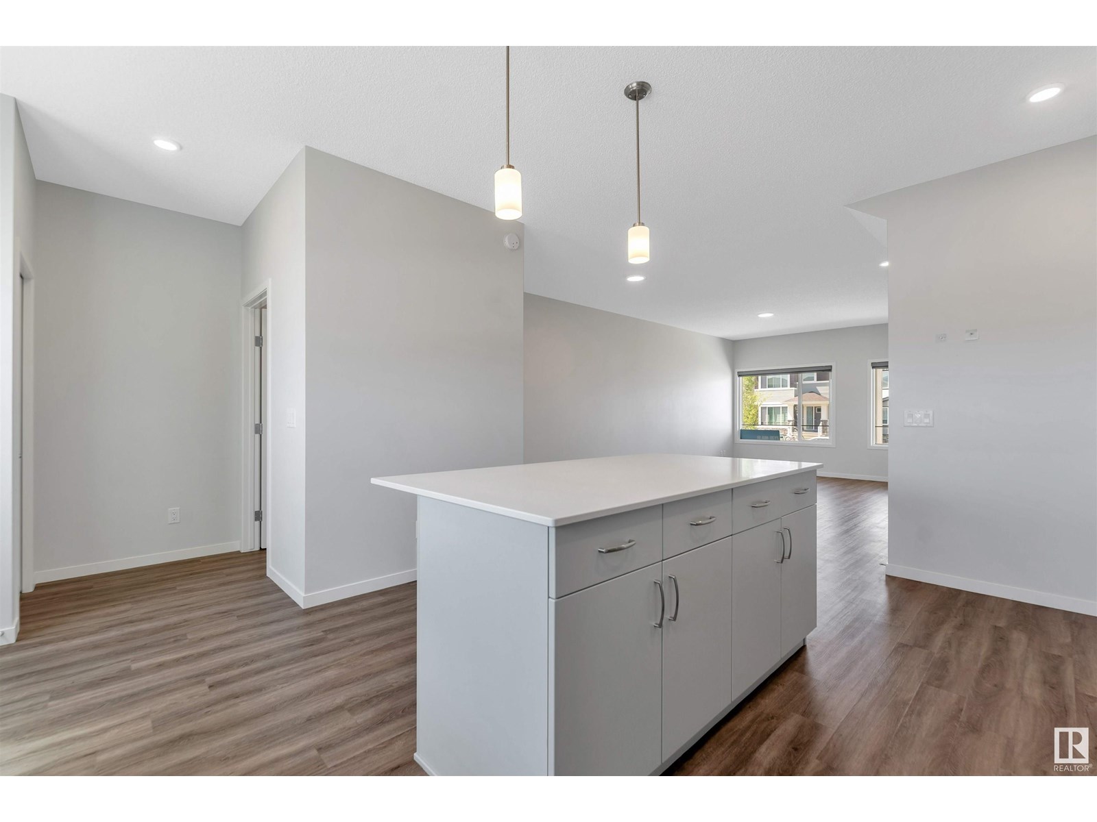 Property at 7135 46A St ST image 1