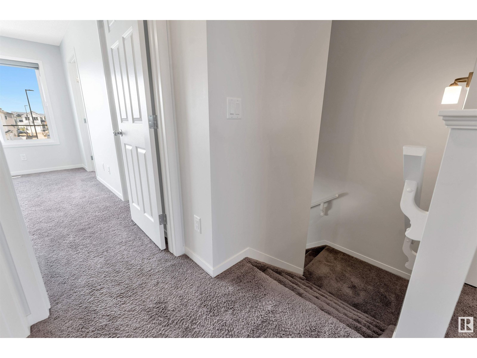 Property at 7135 46A St ST image 3