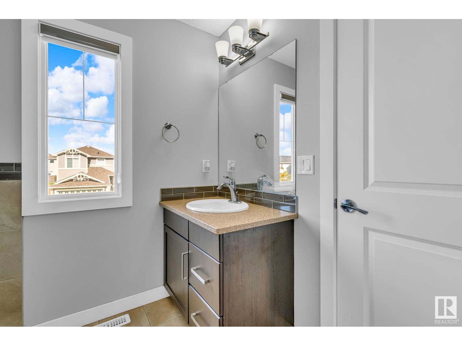 Property at 4536 ALWOOD WY SW image 3