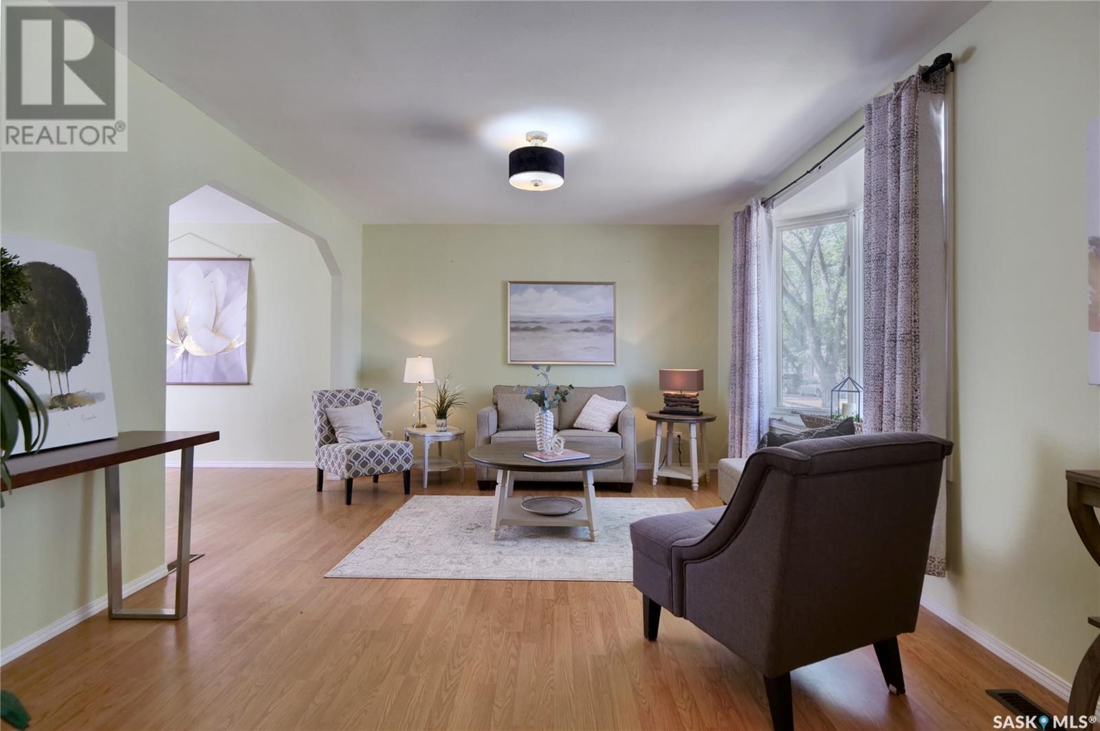 Property at 1085 6th AVENUE NW image 3