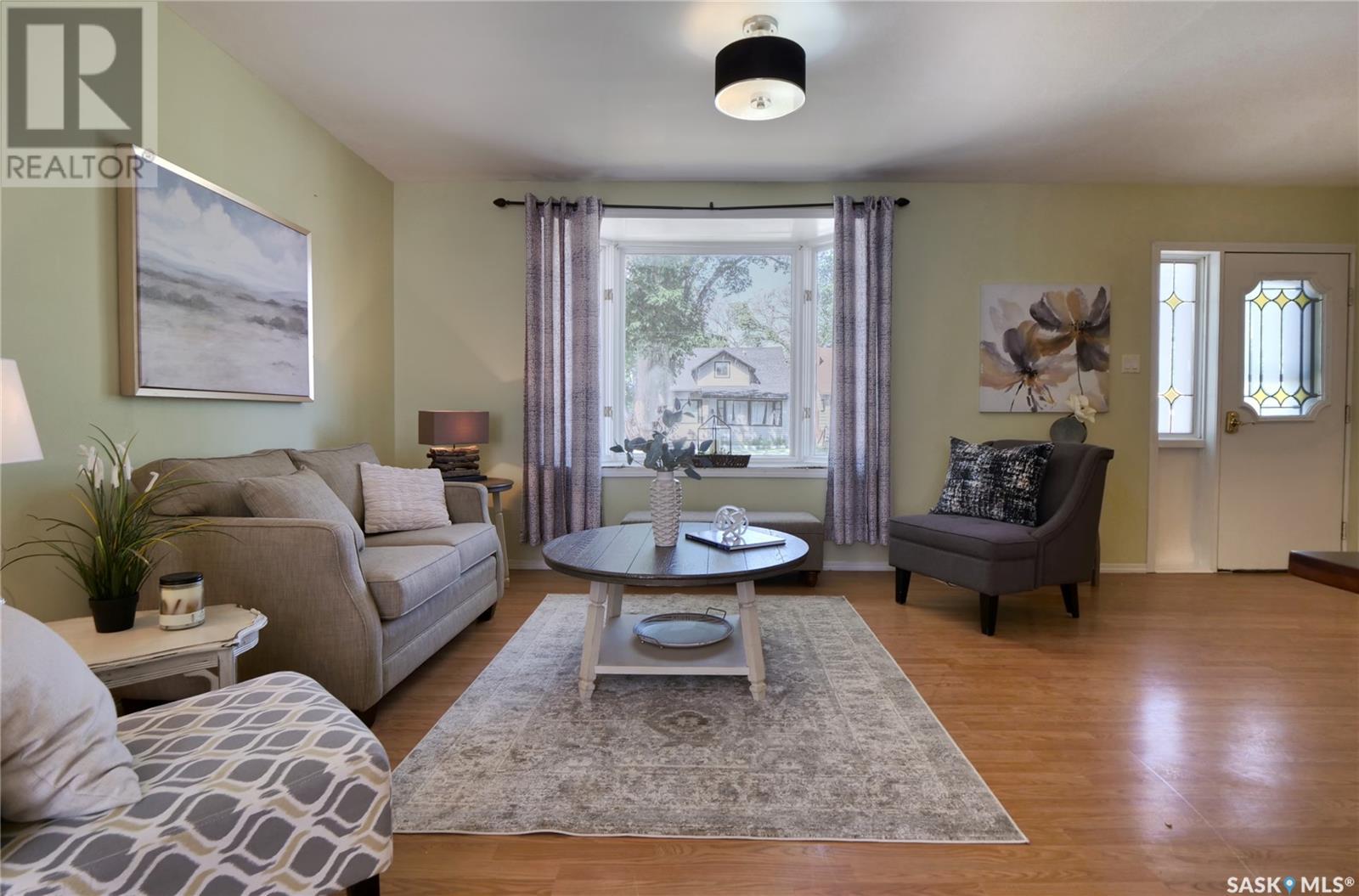 Property at 1085 6th AVENUE NW image 4