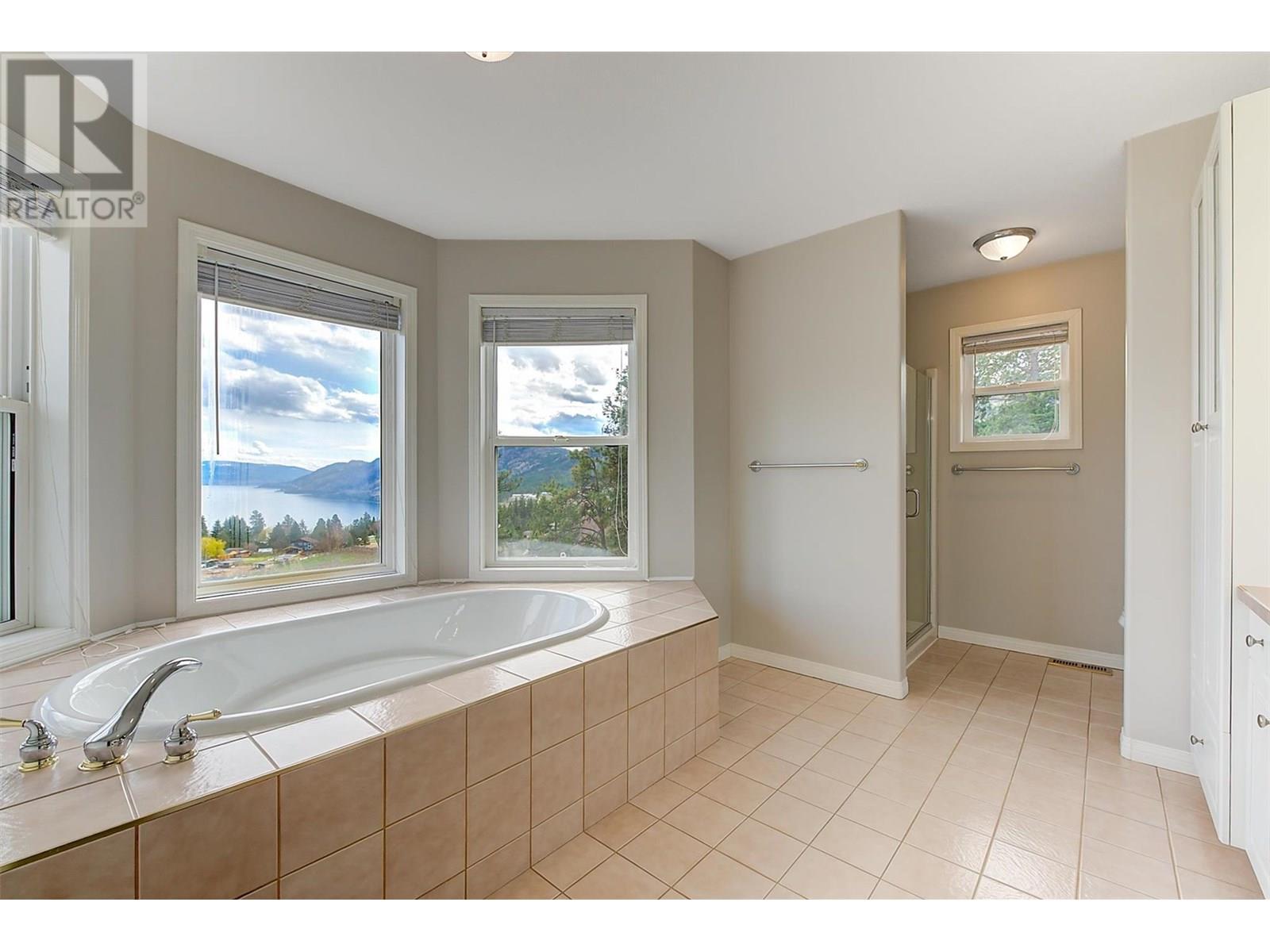 6267 Thompson Drive, Peachland, British Columbia  V0H 1X8 - Photo 22 - 10354282
