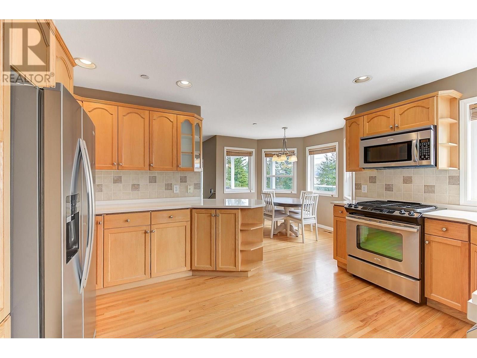 6267 Thompson Drive, Peachland, British Columbia  V0H 1X8 - Photo 7 - 10354282