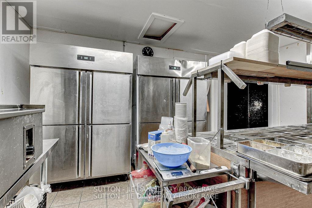 2300 Wharncliffe Road S, London South, Ontario  N6P 1L1 - Photo 18 - X12262337