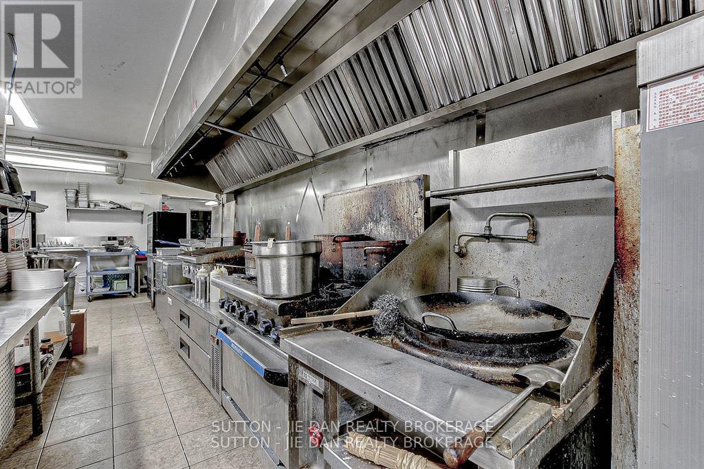 2300 Wharncliffe Road S, London South, Ontario  N6P 1L1 - Photo 19 - X12262337