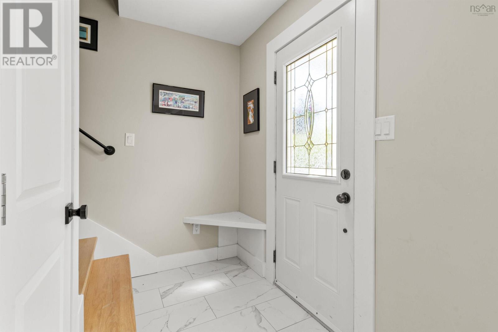 Property at 104 Roy Crescent image 4