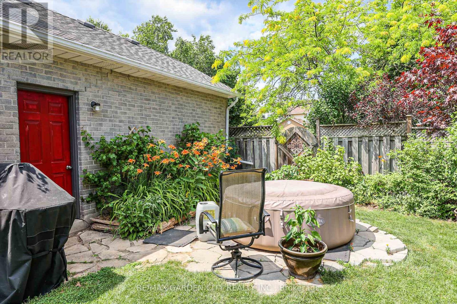 4542 Ivy Gardens Crescent, Lincoln, Ontario  L3J 0B3 - Photo 31 - X12262465