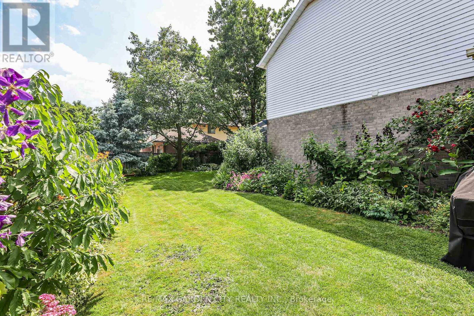 4542 Ivy Gardens Crescent, Lincoln, Ontario  L3J 0B3 - Photo 32 - X12262465