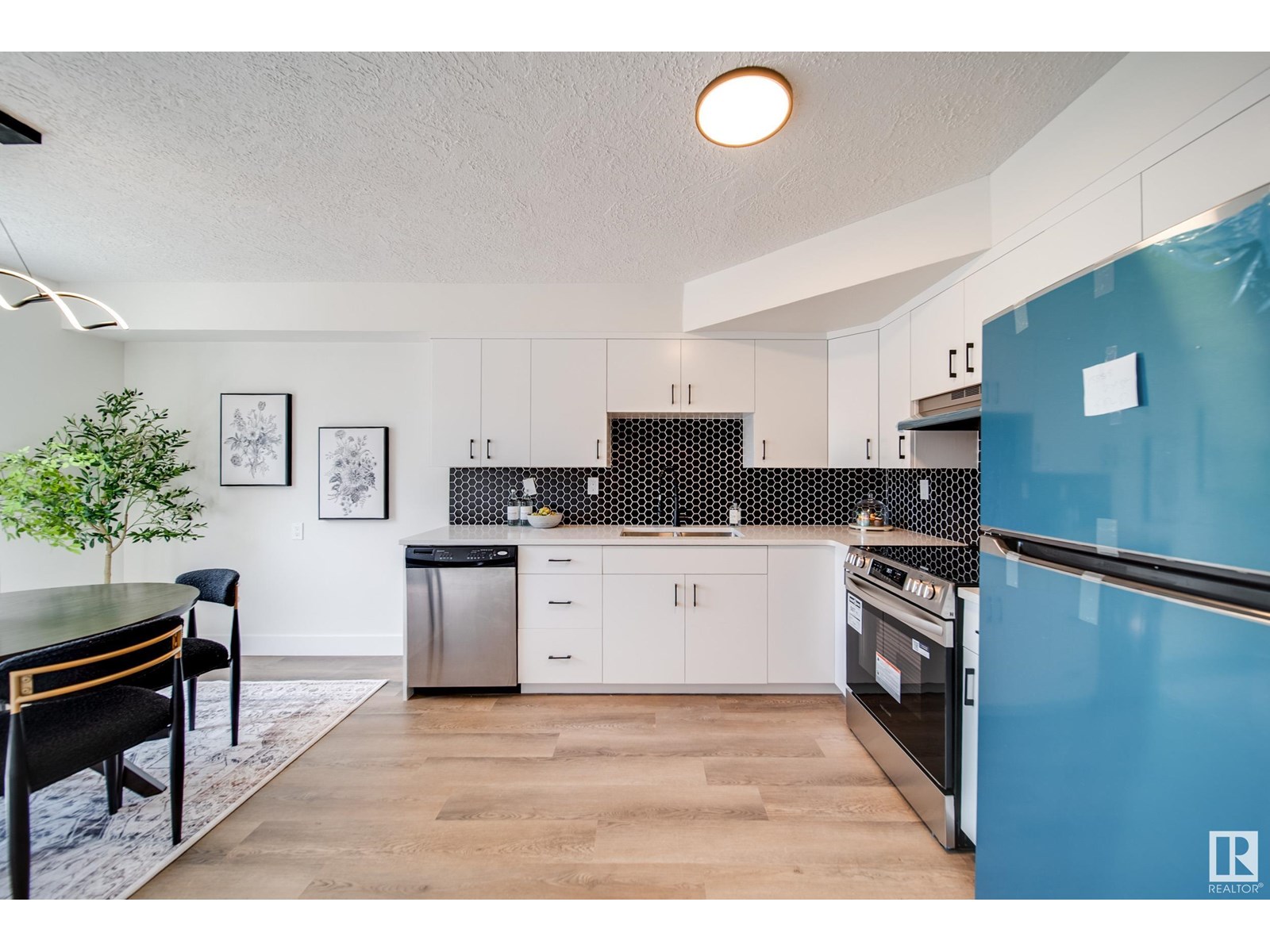 Property at 13888 24 ST NW image 1