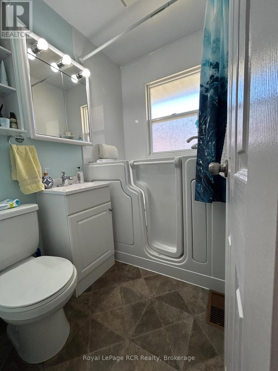 48 4th Avenue W, Owen Sound, Ontario N4K 4V2 - Photo 7 - X12262336