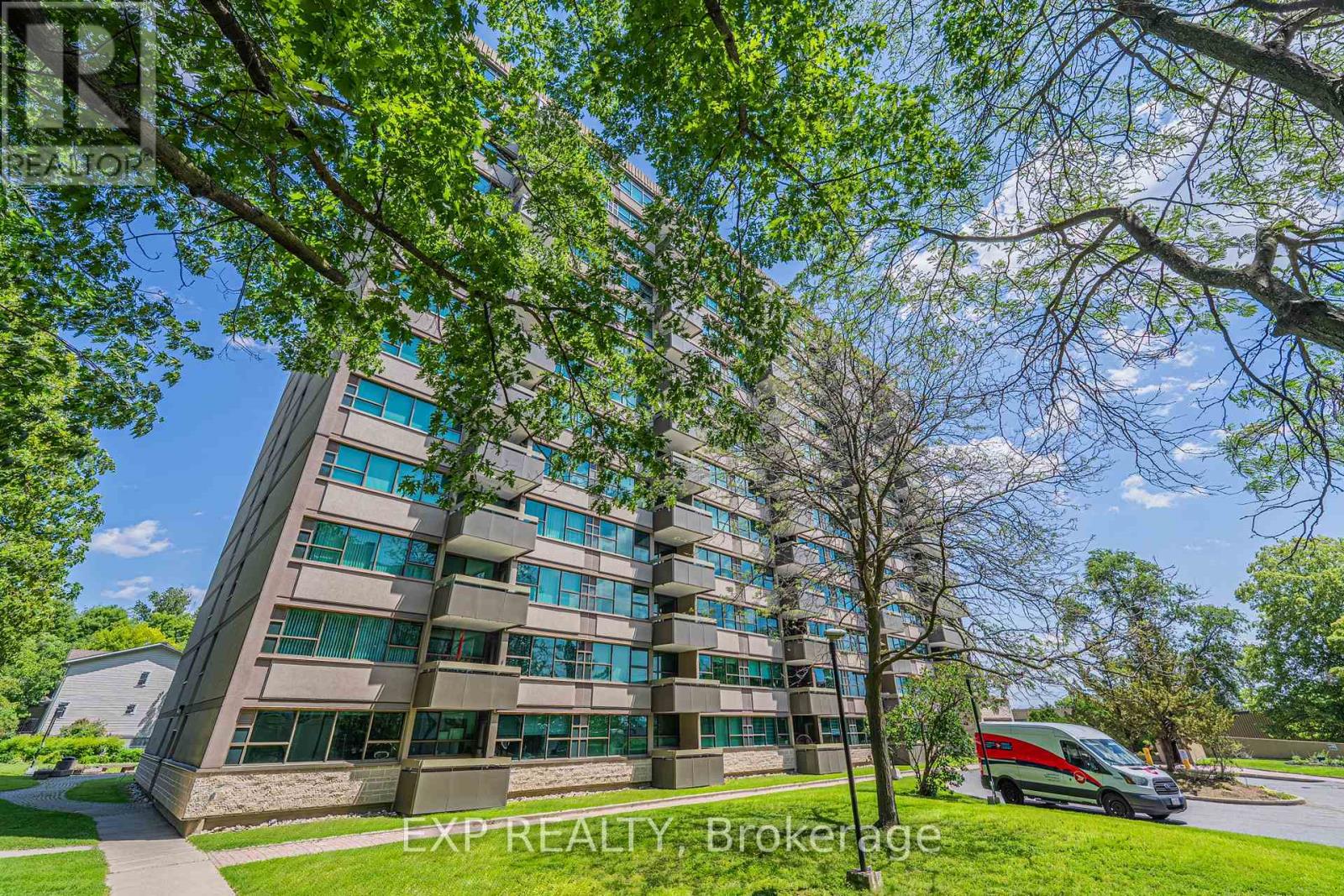 Property at 1111 - 555 BRITTANY DRIVE image 3