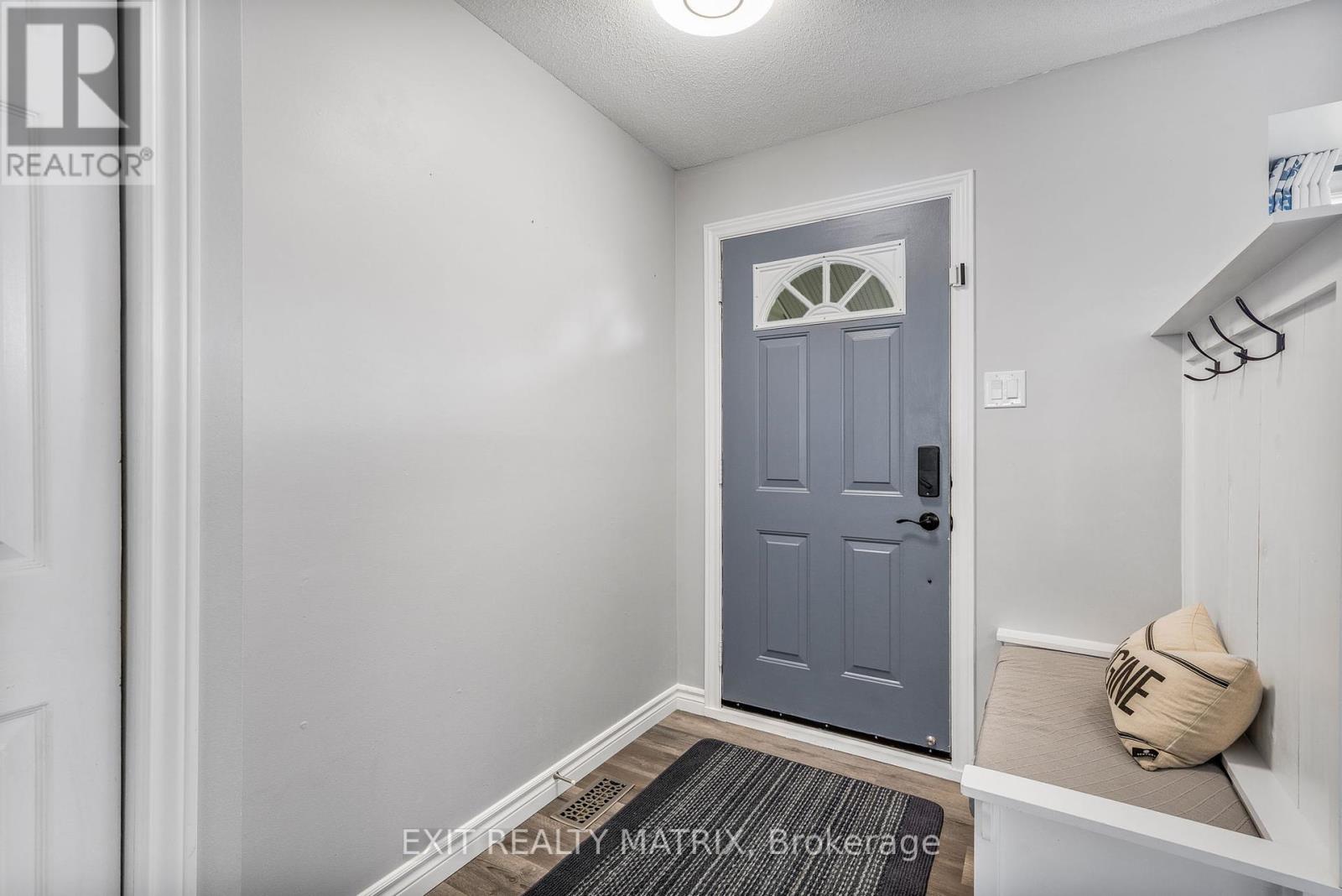 Property at 211 CASTOR STREET image 3