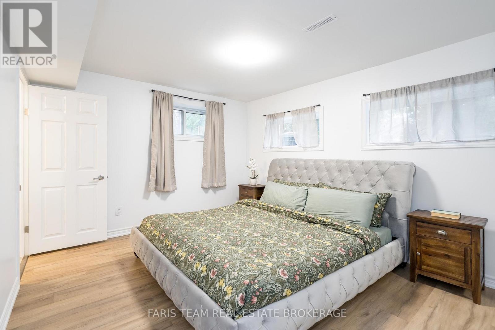 122 Mitchells Beach Road, Tay (Victoria Harbour), Ontario  L0K 2A0 - Photo 11 - S12262277