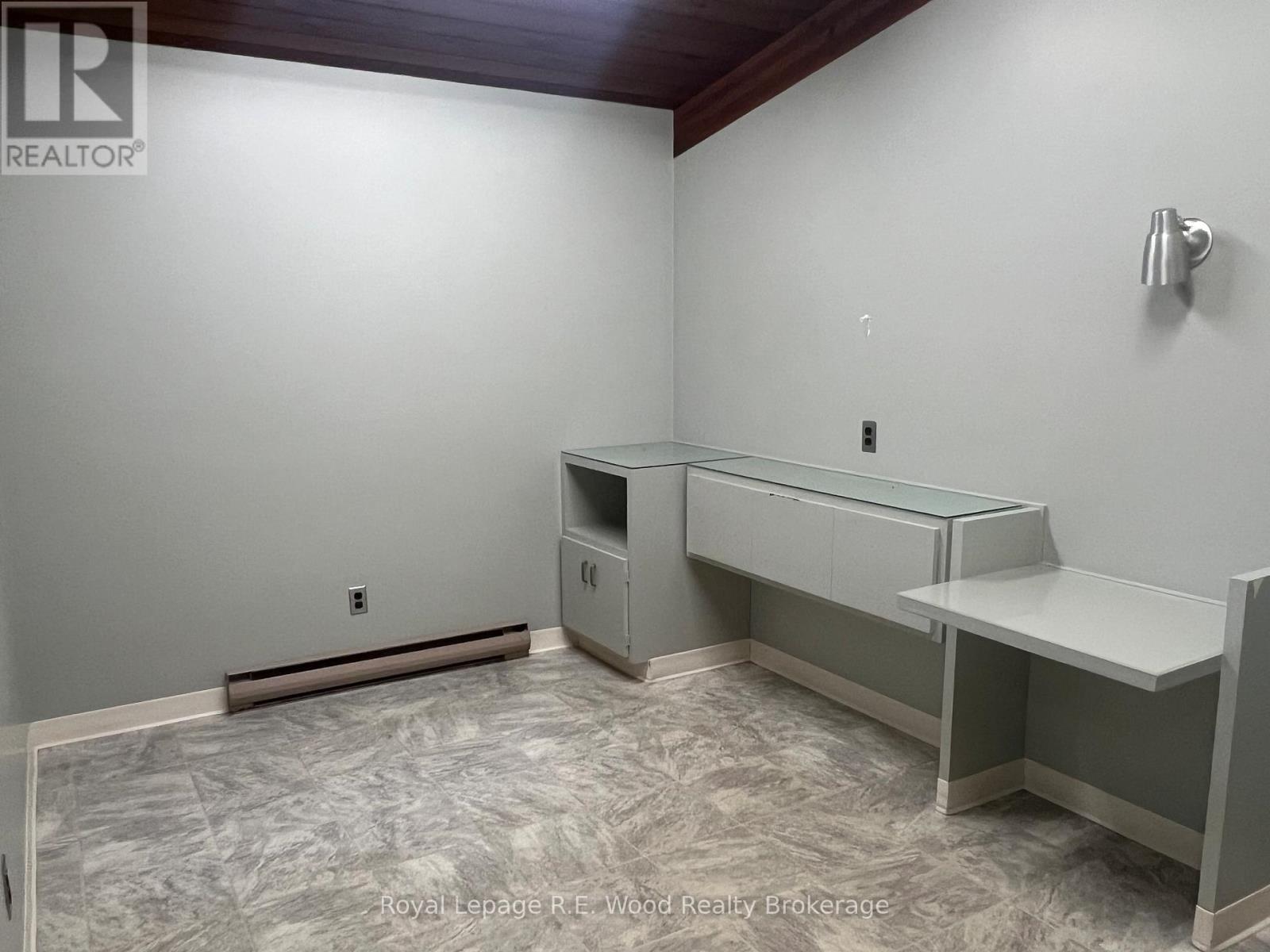 154 Rolph Street, Tillsonburg, Ontario  N4G 3Z1 - Photo 2 - X12262389