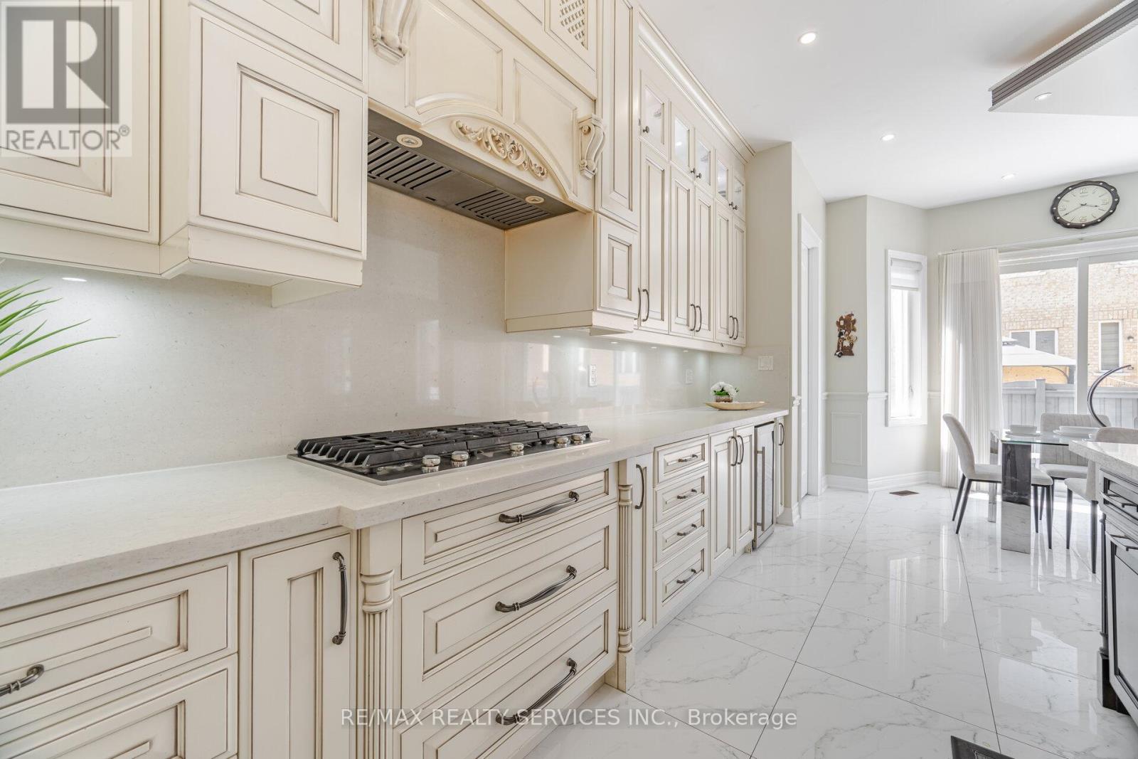 16 Venue Road, Brampton (Toronto Gore Rural Estate), Ontario  L6P 4E5 - Photo 15 - W12262258