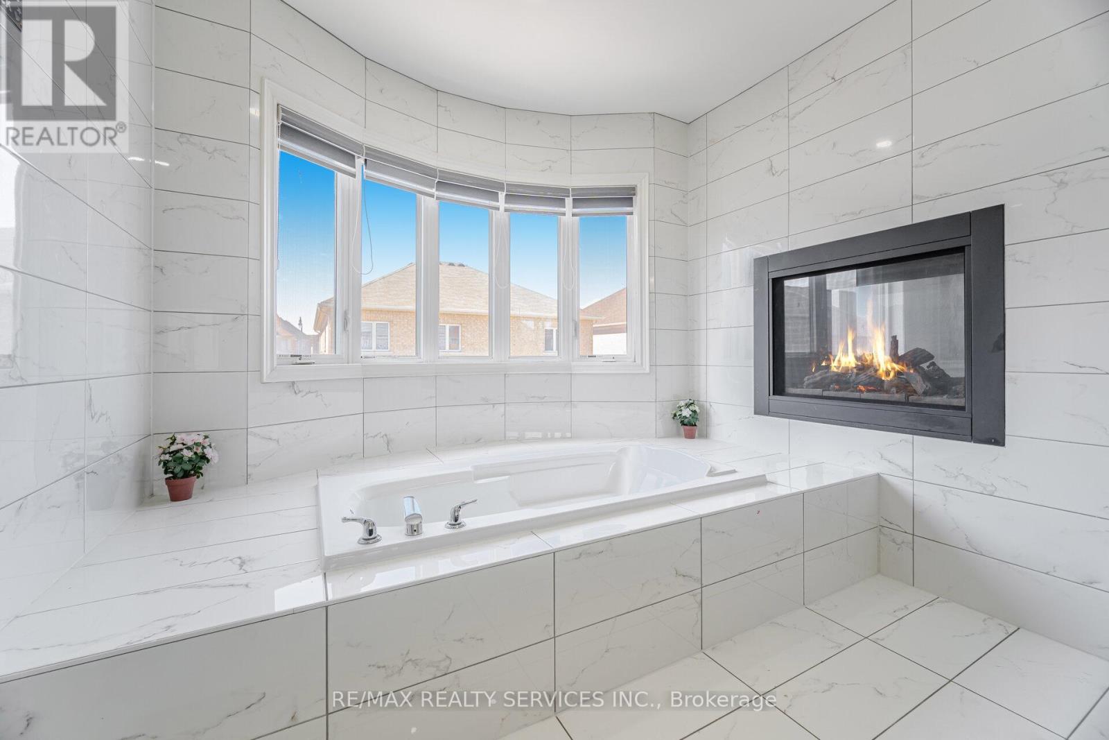 16 Venue Road, Brampton (Toronto Gore Rural Estate), Ontario  L6P 4E5 - Photo 30 - W12262258