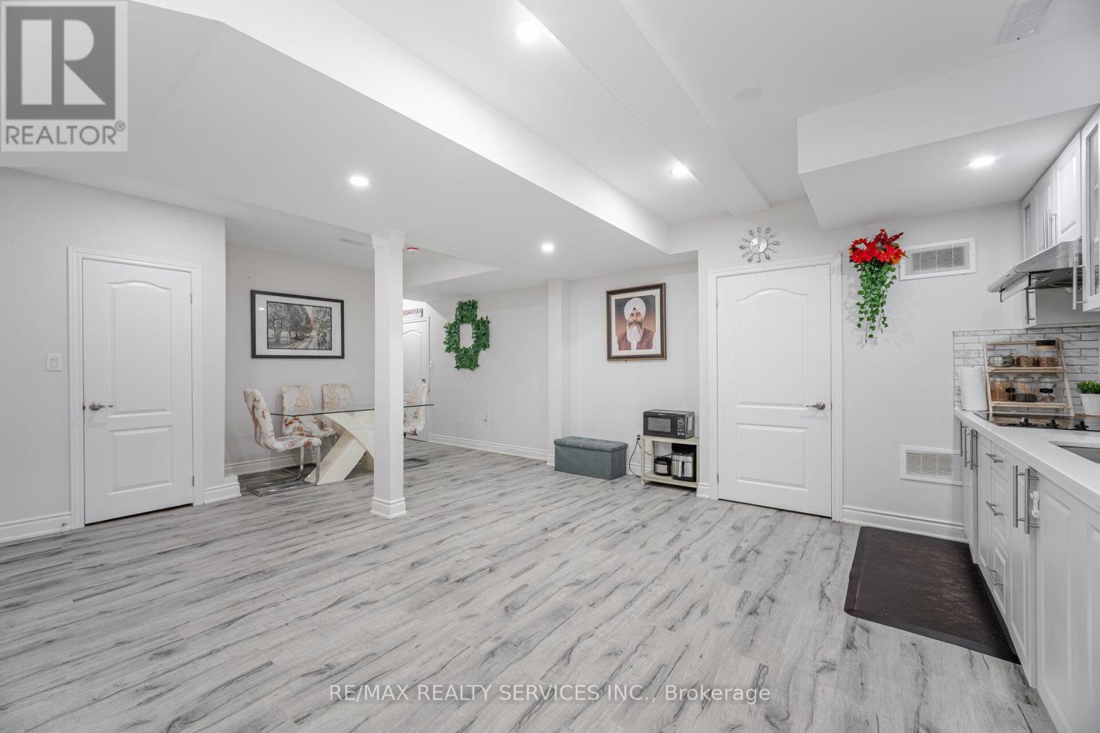 16 Venue Road, Brampton (Toronto Gore Rural Estate), Ontario  L6P 4E5 - Photo 44 - W12262258
