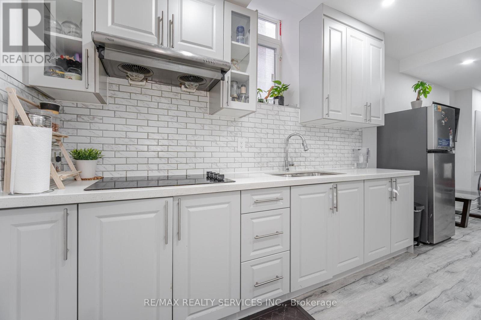 16 Venue Road, Brampton (Toronto Gore Rural Estate), Ontario  L6P 4E5 - Photo 45 - W12262258