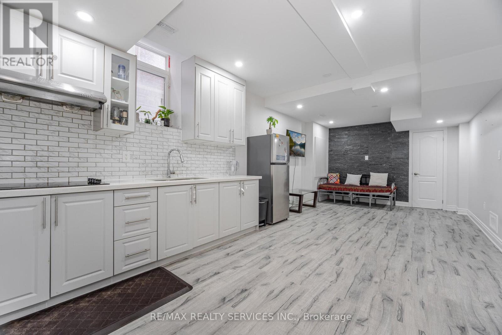 16 Venue Road, Brampton (Toronto Gore Rural Estate), Ontario  L6P 4E5 - Photo 46 - W12262258