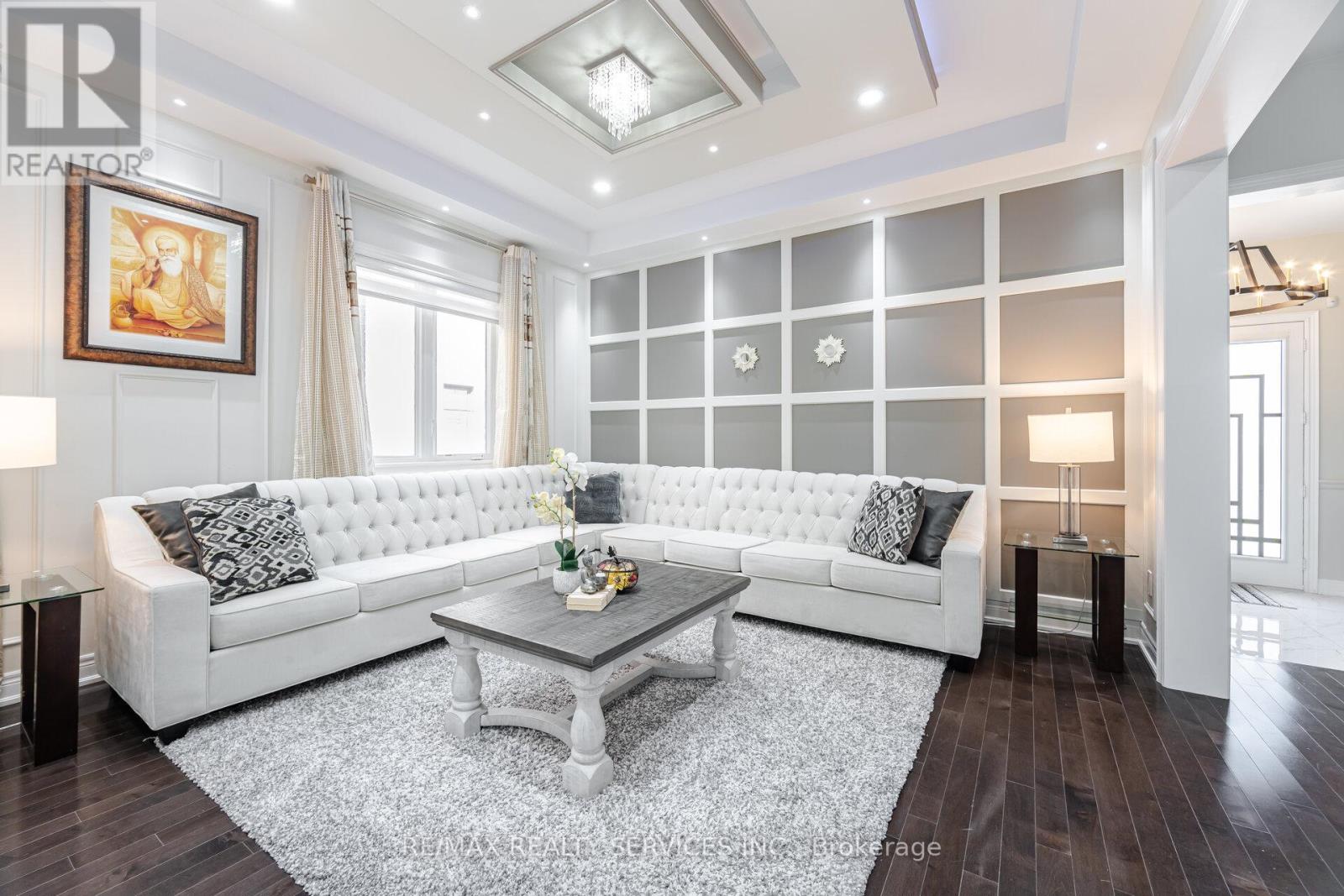 16 Venue Road, Brampton (Toronto Gore Rural Estate), Ontario  L6P 4E5 - Photo 7 - W12262258