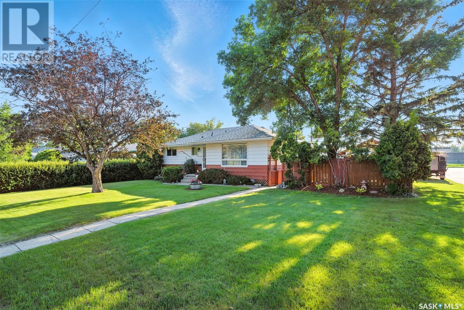 Property at 1007 Tiffin CRESCENT image 2
