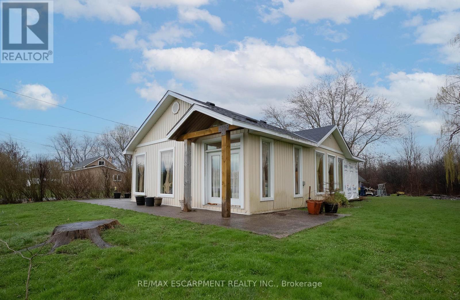 Property at 1093 SUNSET DRIVE image 1
