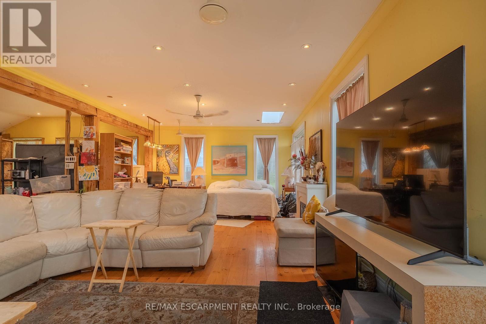 Property at 1093 SUNSET DRIVE image 5