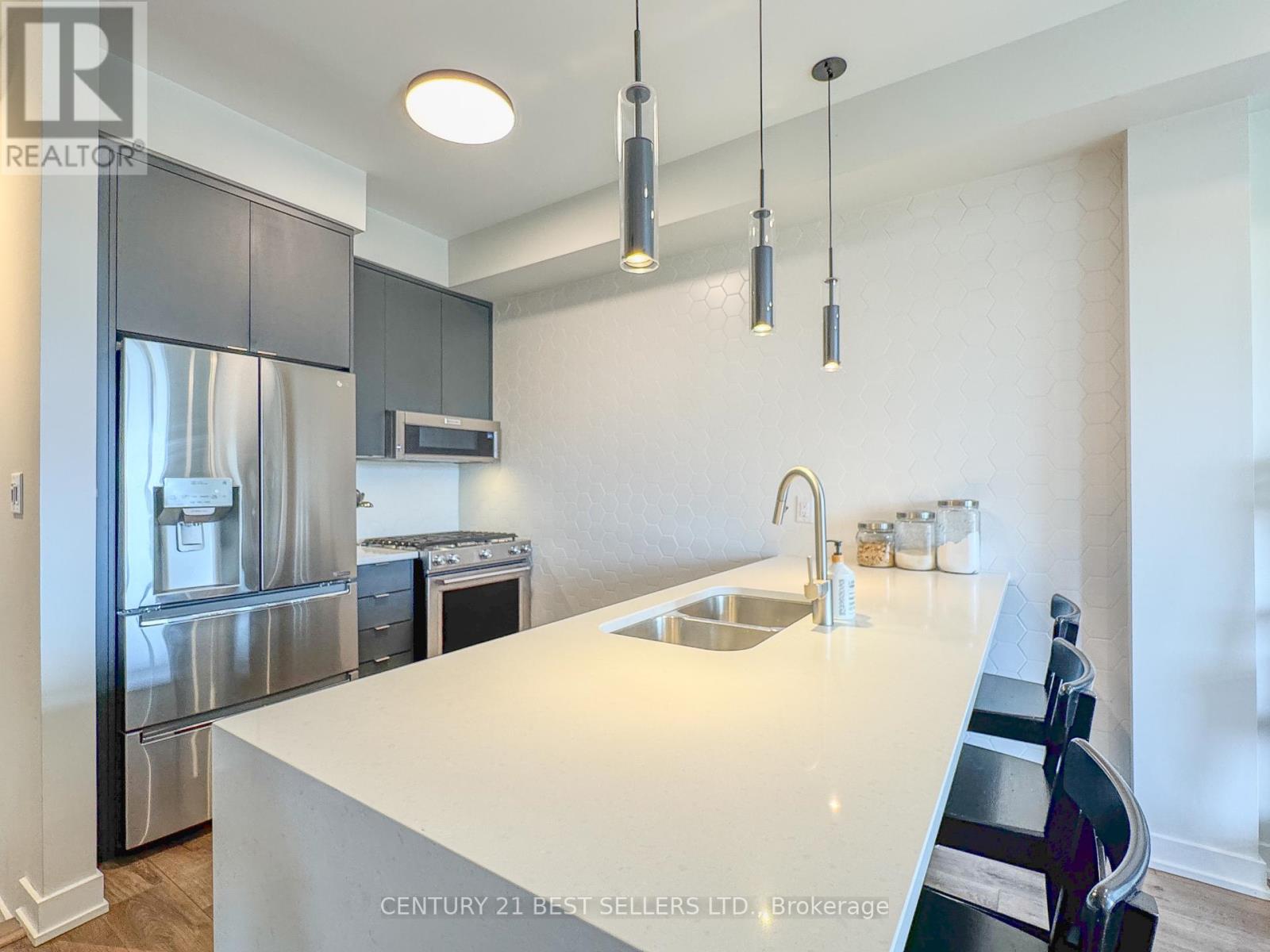 66 - 590 North Service Road, Hamilton, Ontario  L8E 0K5 - Photo 6 - X12066392