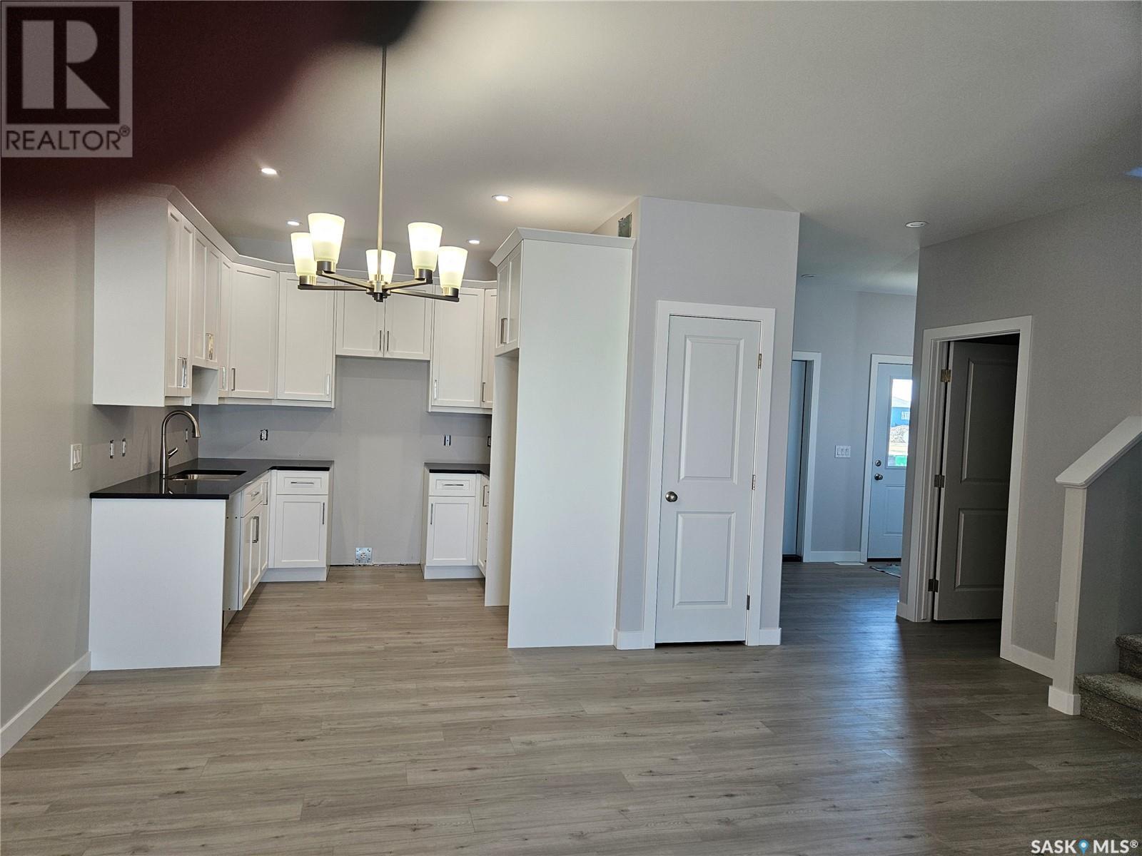 848 Delaet Bay, Warman, Saskatchewan  S0K 0A1 - Photo 4 - SK008508