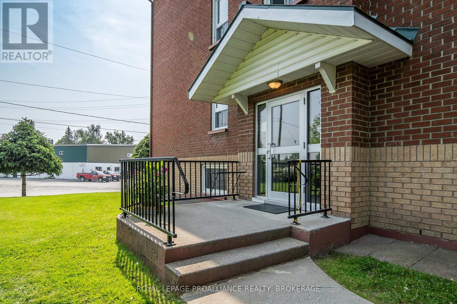 405 - 550 Talbot Place, Gananoque, Ontario  K7G 3C6 - Photo 24 - X12262634