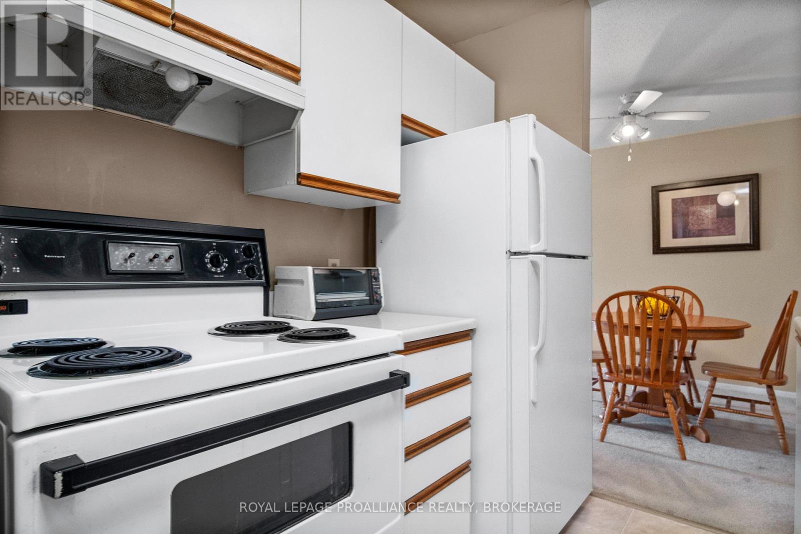 405 - 550 Talbot Place, Gananoque, Ontario  K7G 3C6 - Photo 6 - X12262634