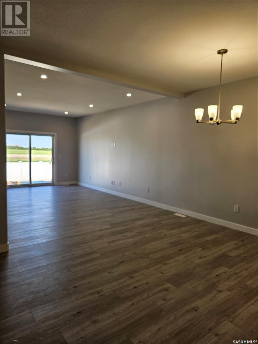 846 Delaet Bay, Warman, Saskatchewan  S0K 0A1 - Photo 4 - SK008510