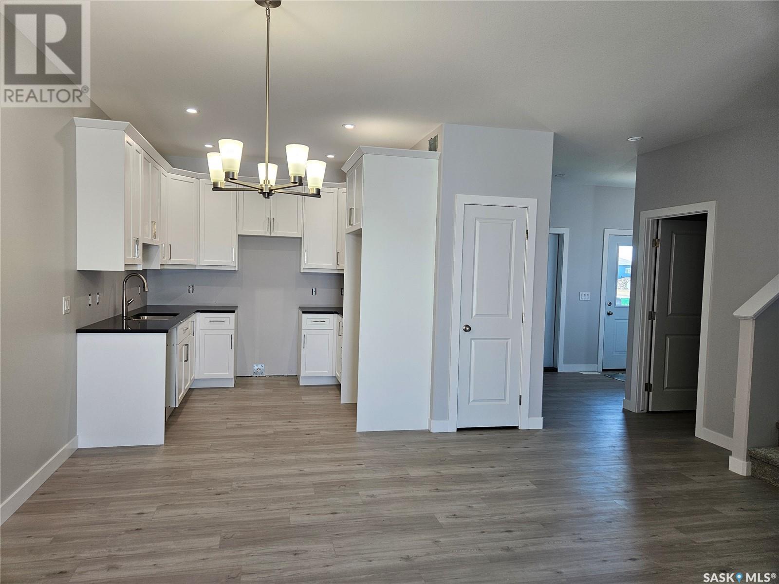 846 Delaet Bay, Warman, Saskatchewan  S0K 0A1 - Photo 5 - SK008510