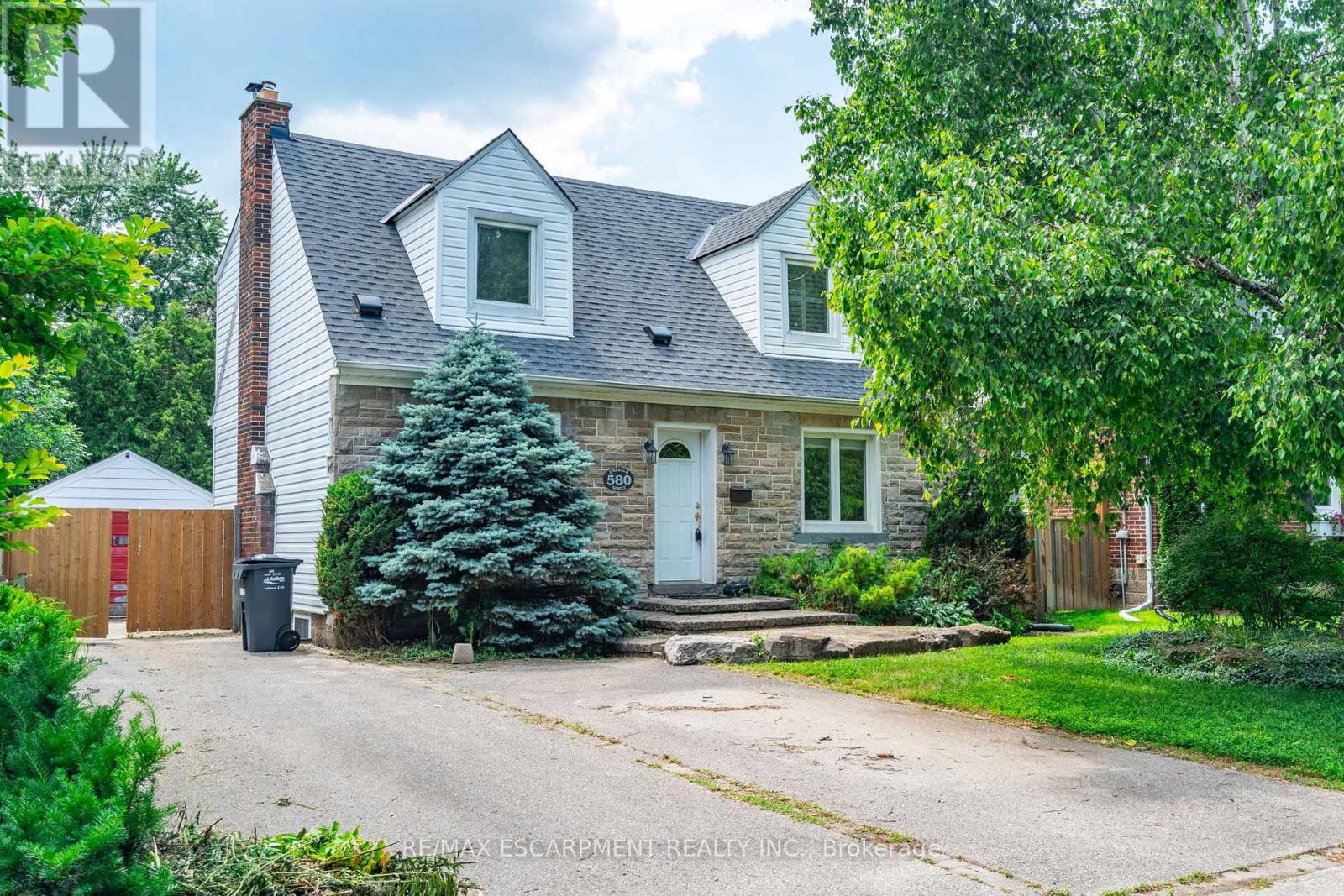 Property at 580 EMERALD STREET image 1