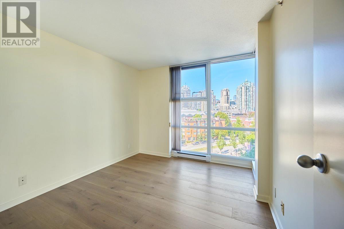 Listing Picture 16 of 31 : 906 193 AQUARIUS MEWS, Vancouver / 溫哥華 - 魯藝地產 Yvonne Lu Group - MLS Medallion Club Member