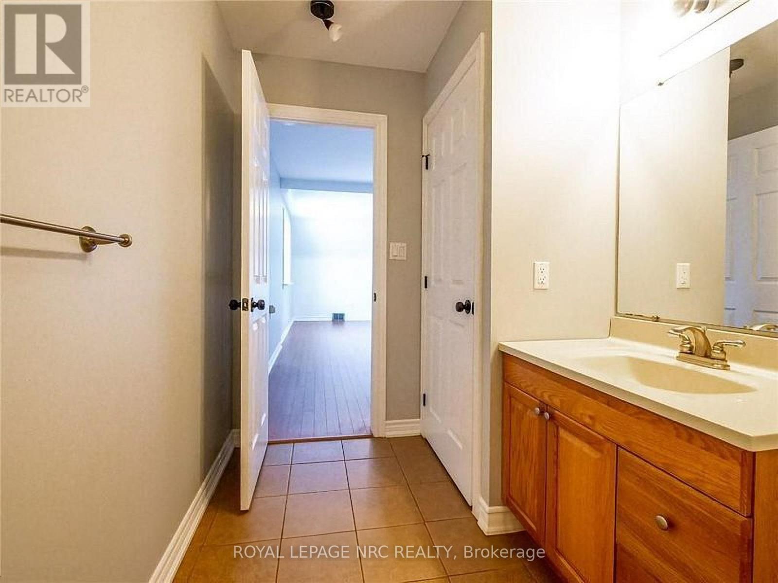 3090 Dorchester Road, Niagara Falls, Ontario  L2J 2Z7 - Photo 23 - X12262567
