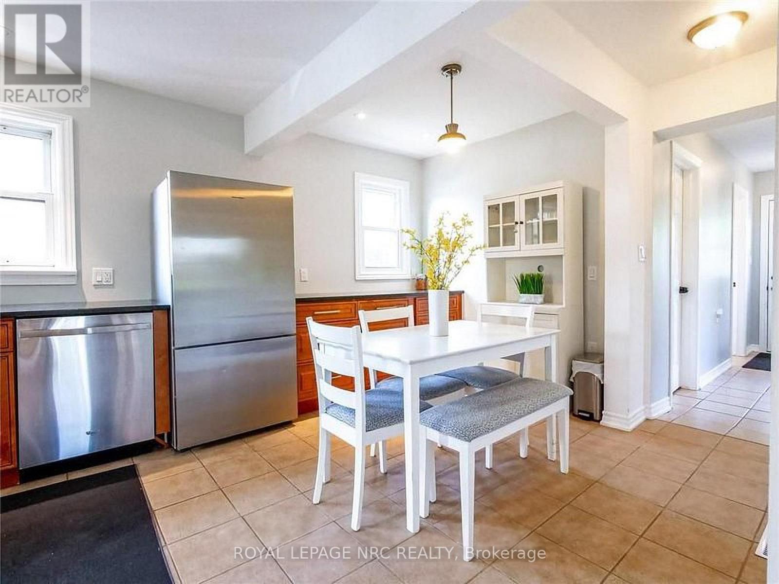 3090 Dorchester Road, Niagara Falls, Ontario  L2J 2Z7 - Photo 6 - X12262567