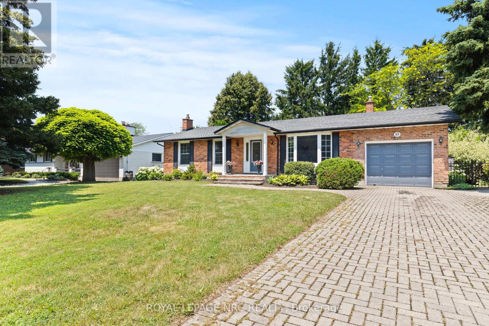 Property at 10 UPPER CANADA DRIVE image 3