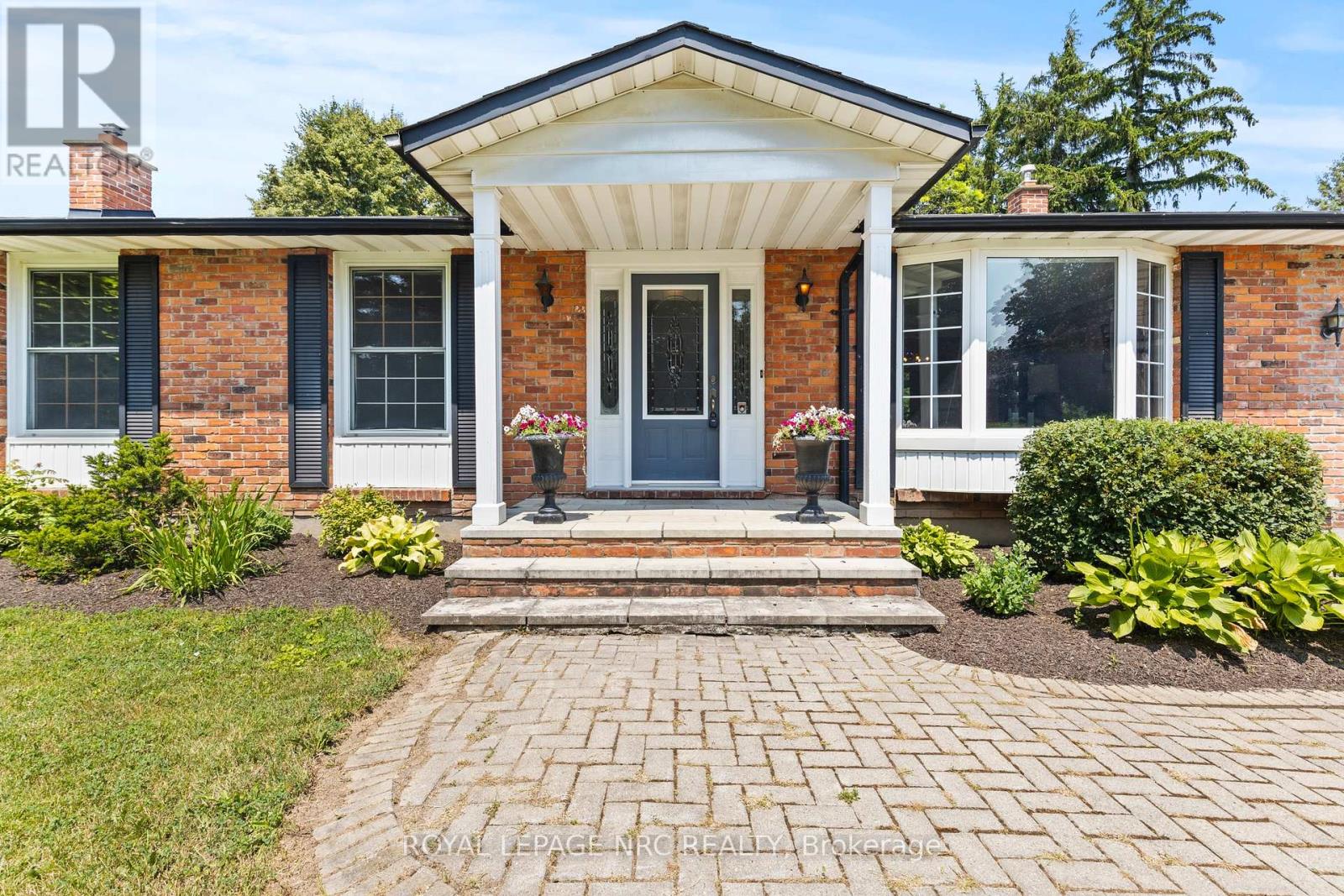 Property at 10 UPPER CANADA DRIVE image 5