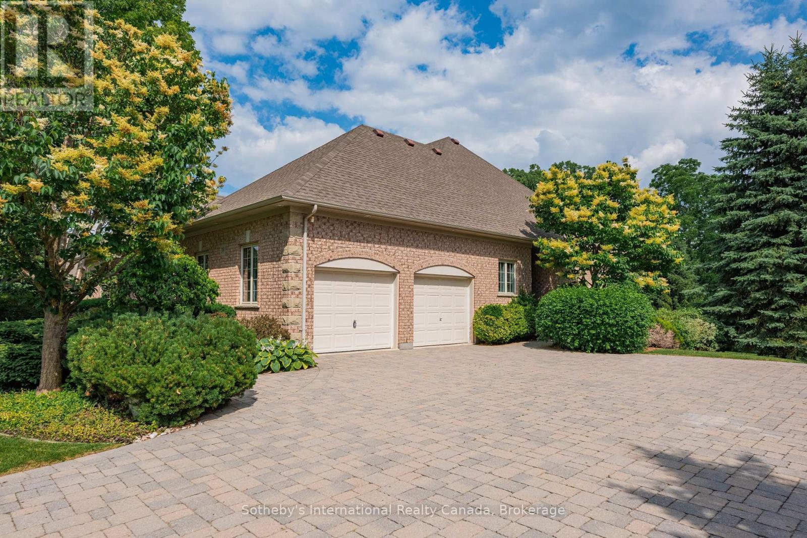 Property at 39 PARKSHORE PLACE image 2