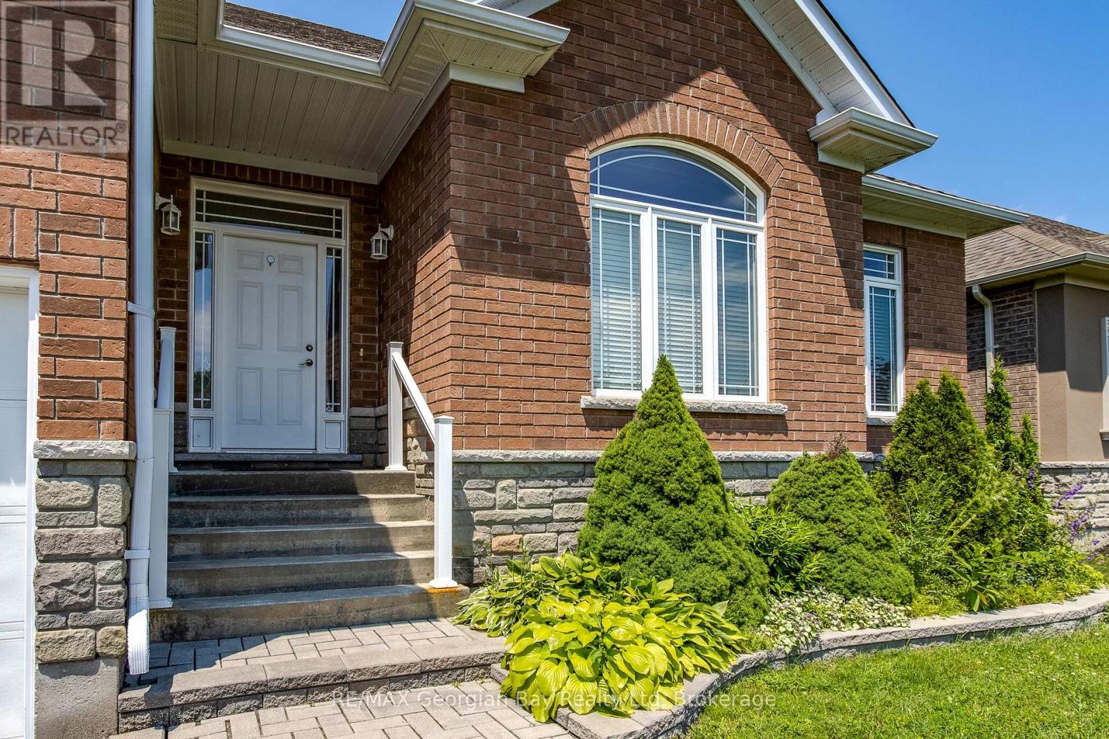 Property at 426 RUSS HOWARD DRIVE image 2