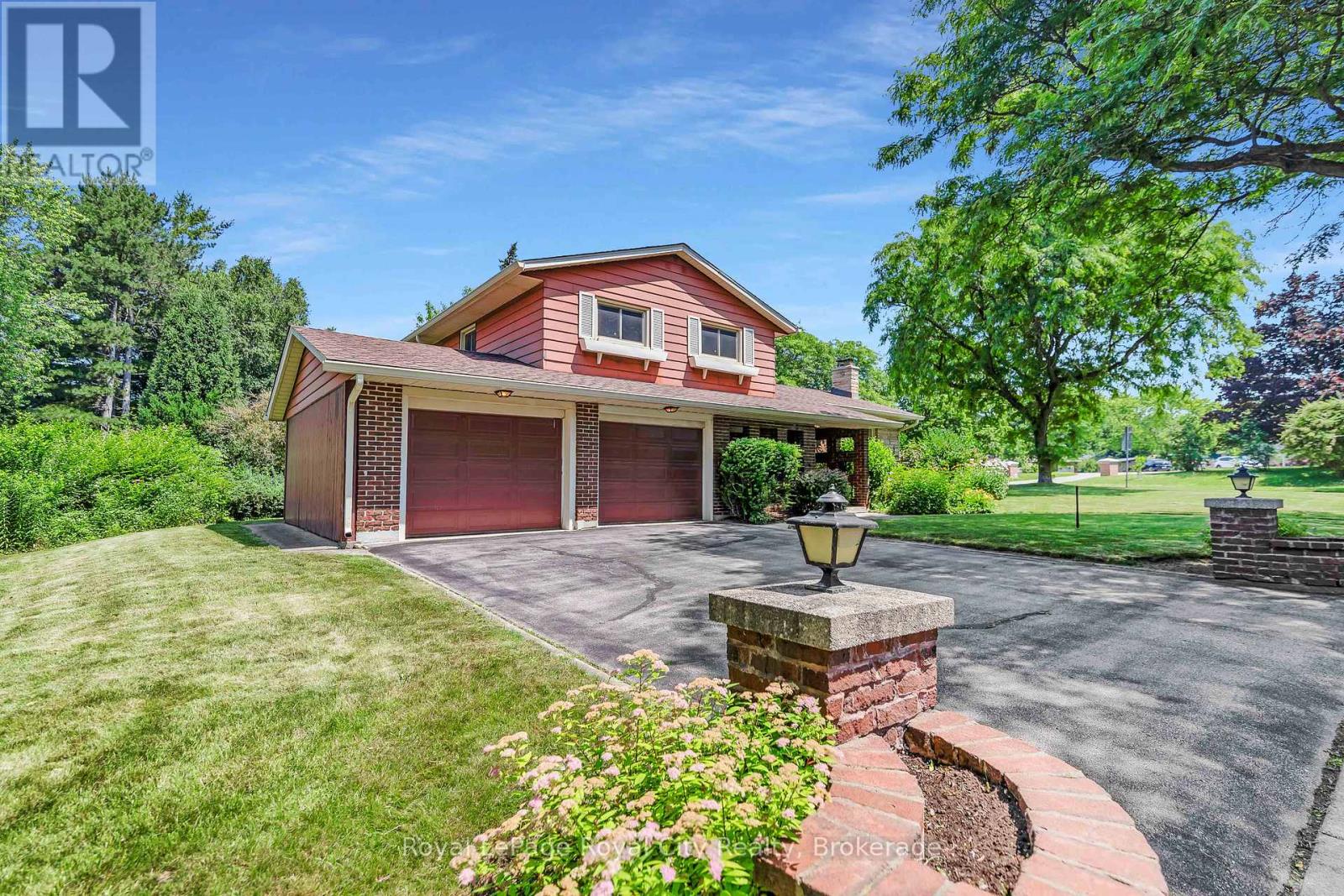 Property at 3 TAMARACK PLACE image 2