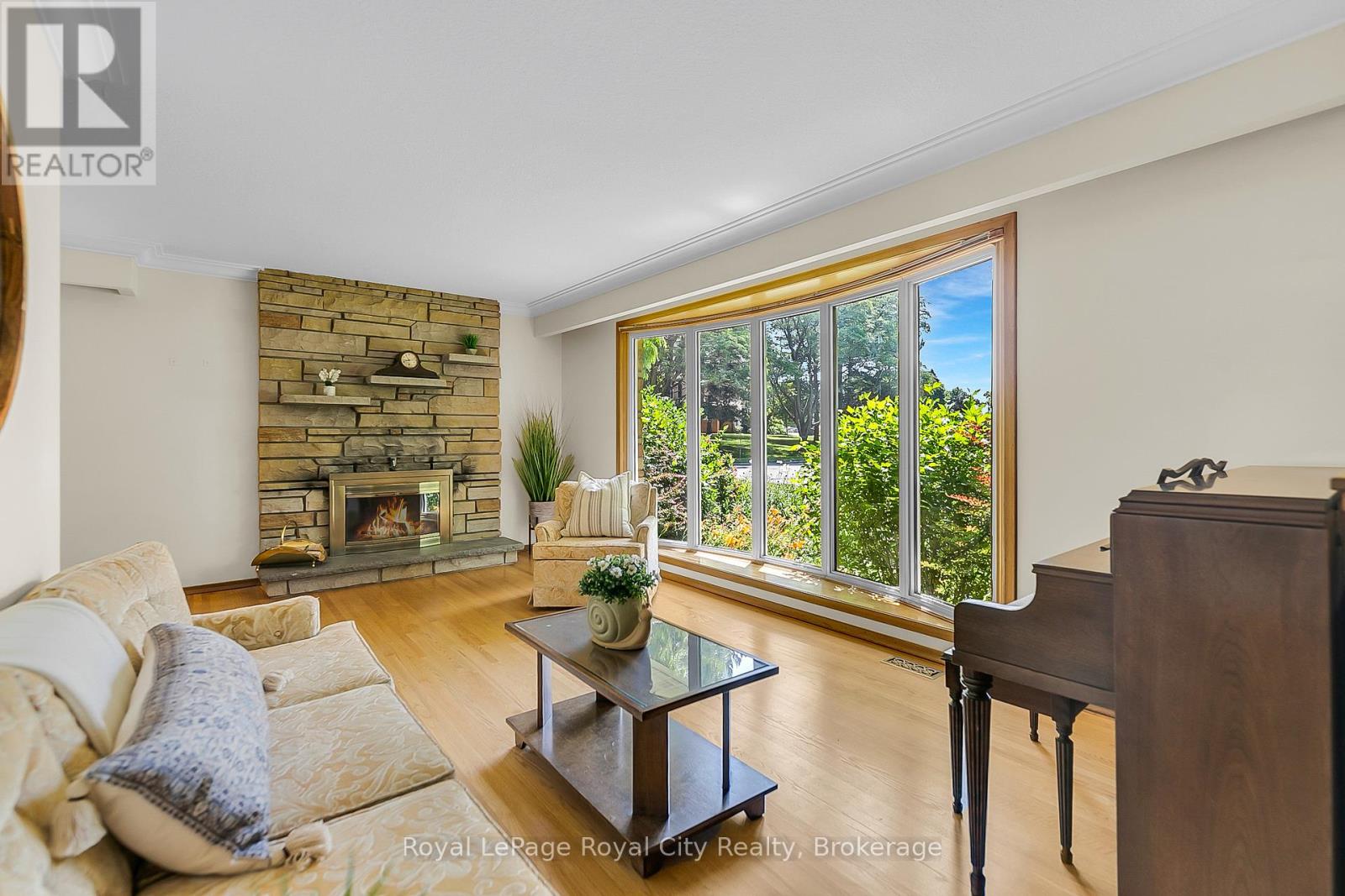 Property at 3 TAMARACK PLACE image 4