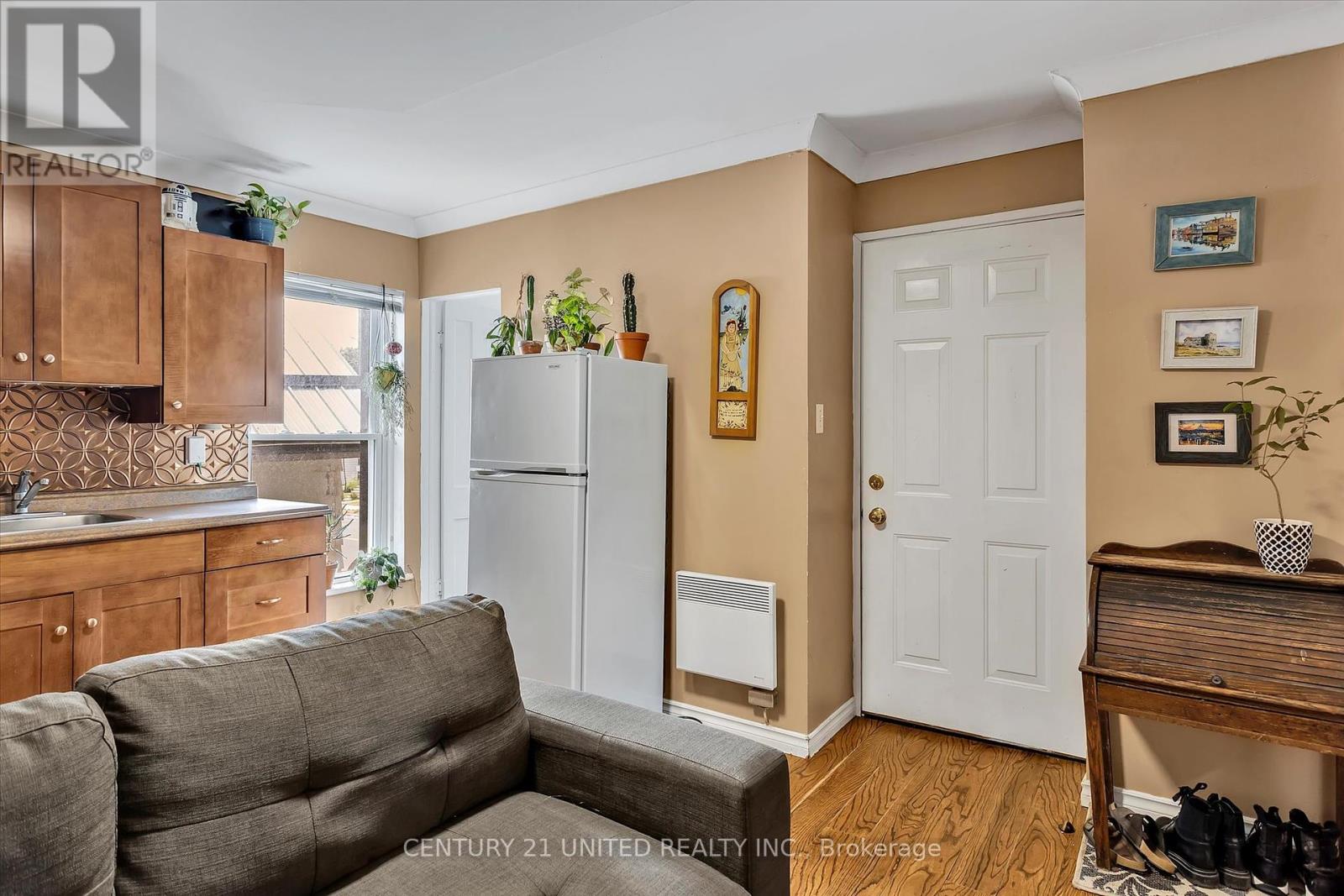 203 Carlisle Avenue, Peterborough, Ontario  K9H 1J7 - Photo 12 - X12262533
