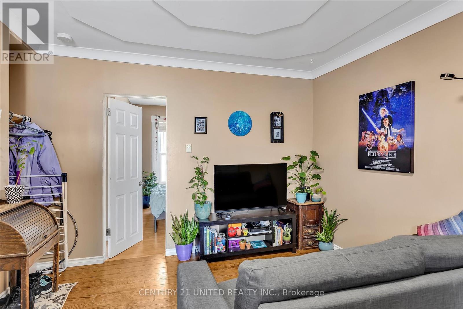 203 Carlisle Avenue, Peterborough, Ontario  K9H 1J7 - Photo 15 - X12262533