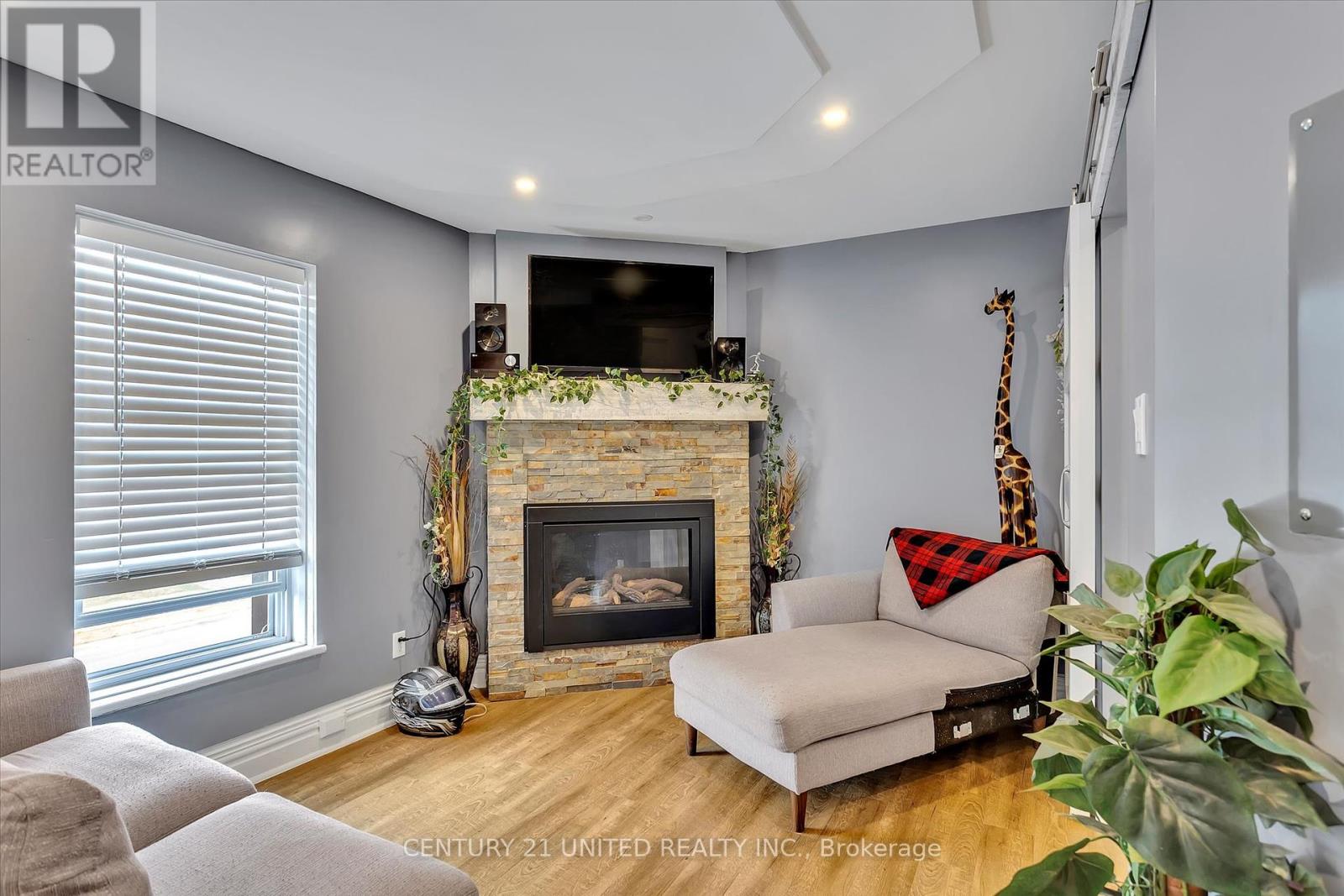 203 Carlisle Avenue, Peterborough, Ontario  K9H 1J7 - Photo 19 - X12262533