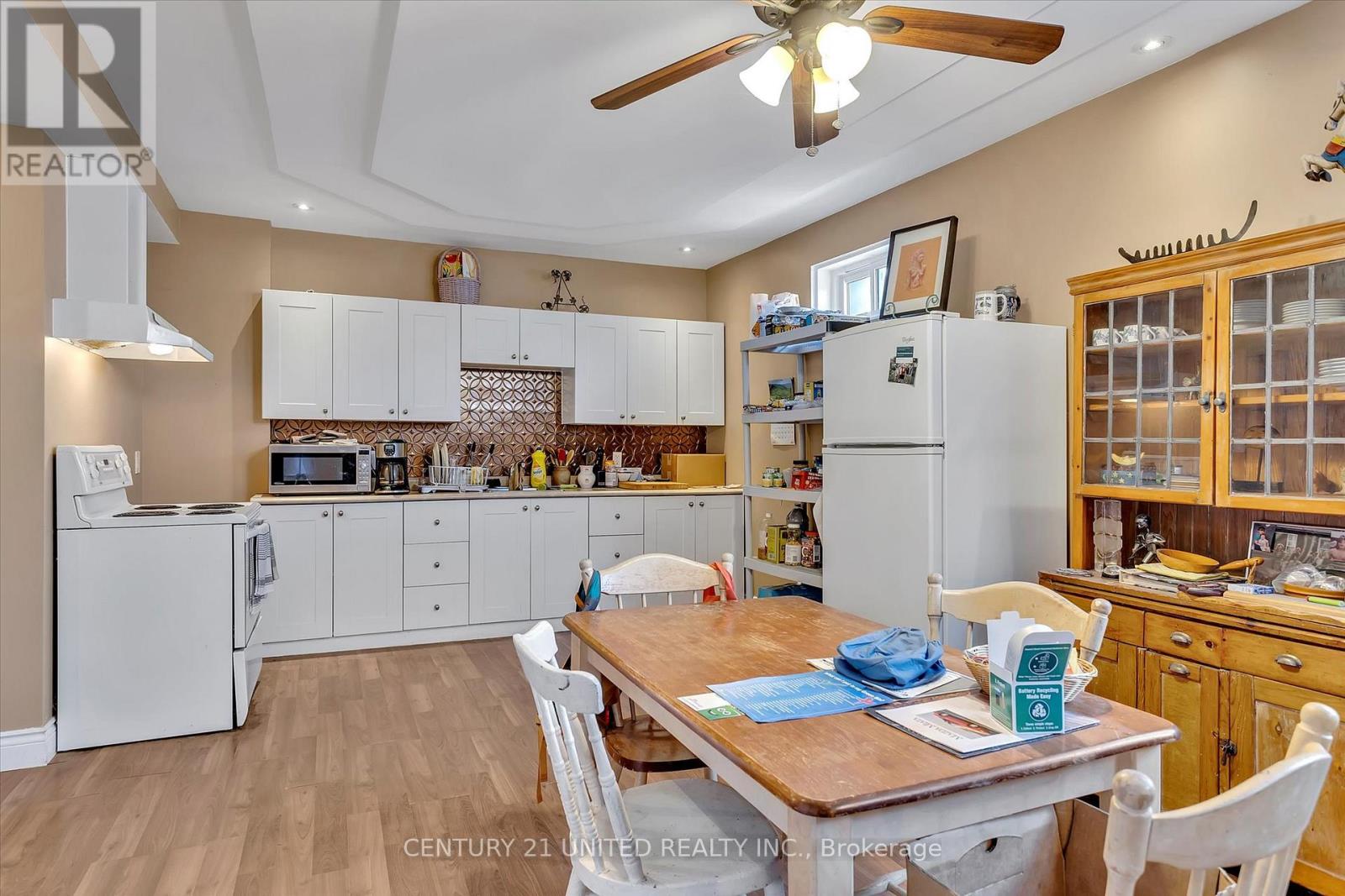 203 Carlisle Avenue, Peterborough, Ontario  K9H 1J7 - Photo 8 - X12262533